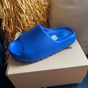 Yeezy slide Azure